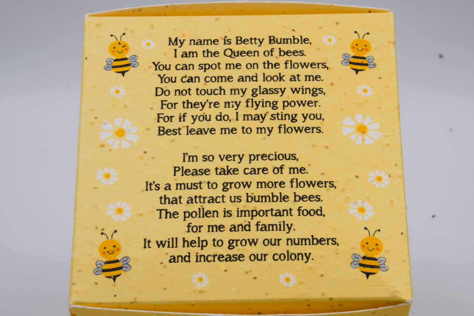 Packaging en papel con semillas para salvar a las abejas.