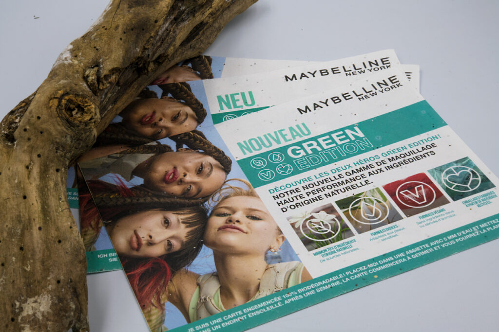 Foto de archivo para promocionar nuestro papel con semillas y la nueva linea de maquillaje vegana de Maybelline New York